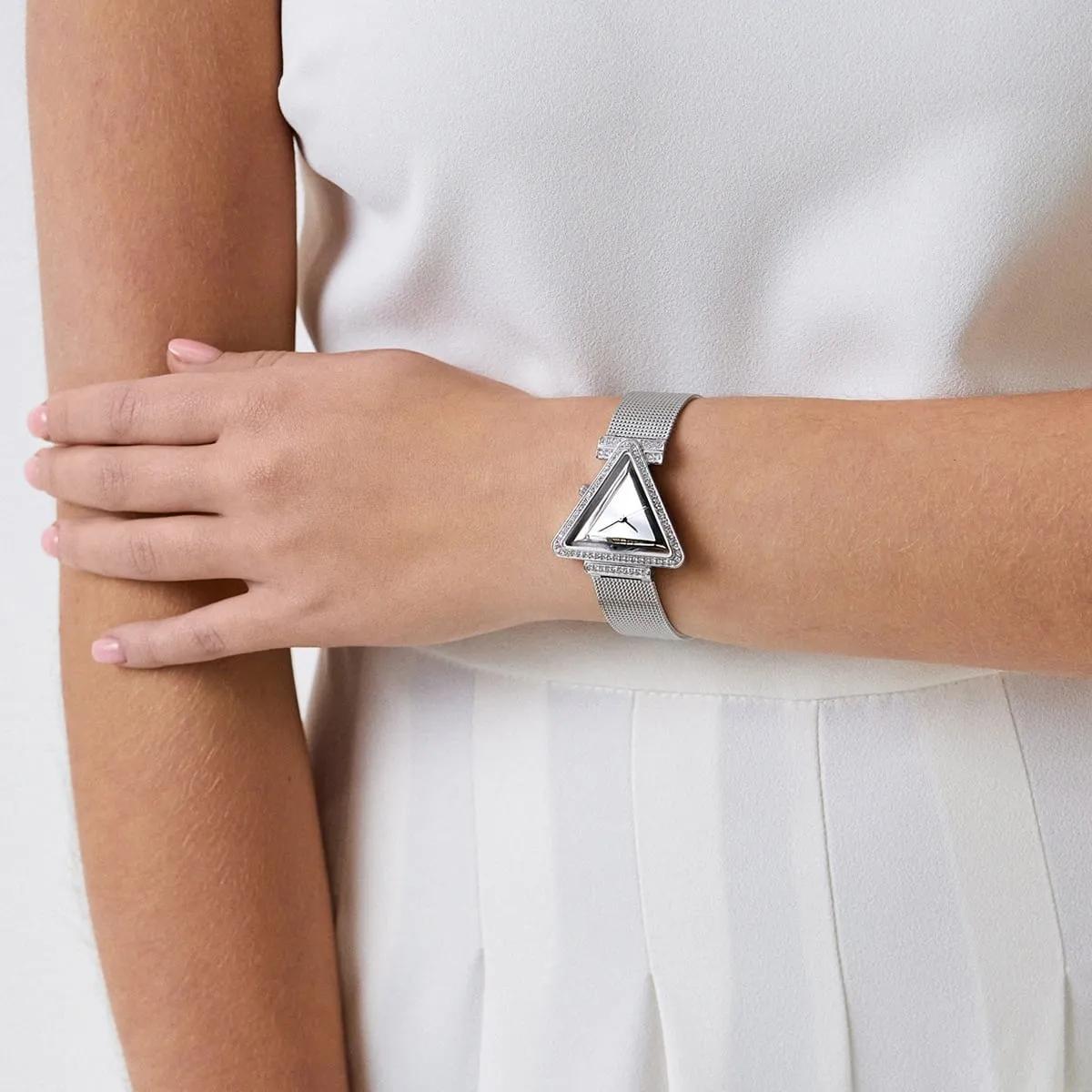 GUESS GW0508L1 Silver-Tone Triangle Mesh strap Analog Watch - Image 4